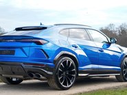 Lamborghini Urus V8 4