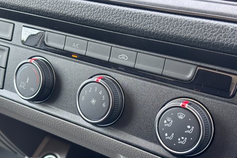 MAN TGE 3.160 Lwb Curtain Side Truck - Air Con / Cruise / 3.5t Towing 16