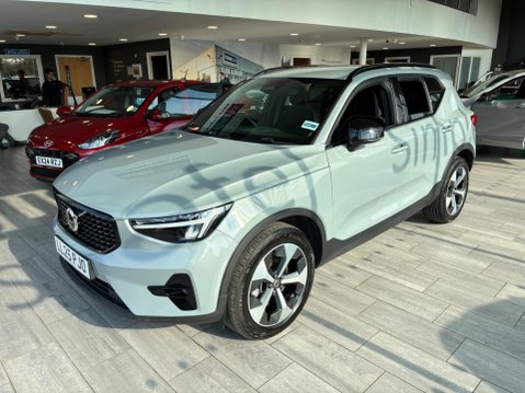 Volvo XC40 2.0 B4 MHEV Plus Dark DCT Auto Euro 6 (s/s) 5dr 1