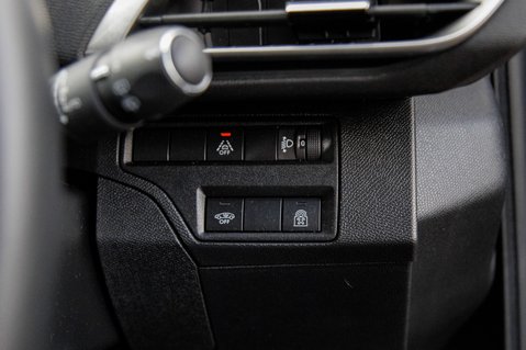 Peugeot 3008 BLUEHDI S/S ALLURE PREMIUM PLUS 15