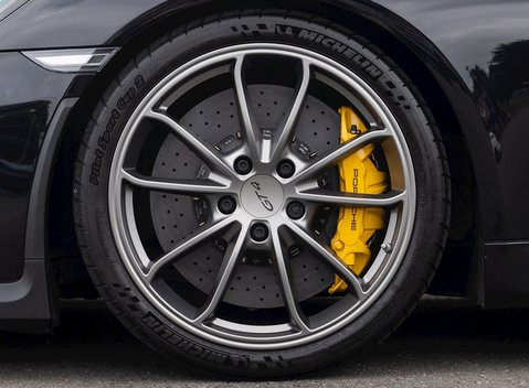Porsche Cayman GT4 (718) 10