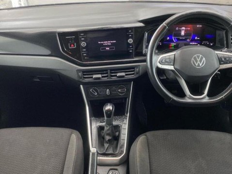 Volkswagen Polo LIFE TSI DSG 3