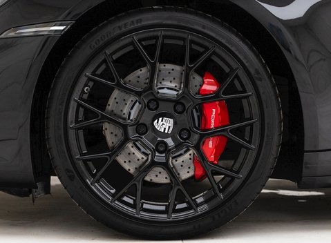 Porsche 911 Carrera S (992) 8