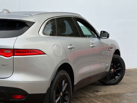 Jaguar F-Pace 2.0 F-PACE Prestige AWD D Auto 4WD 5dr 32