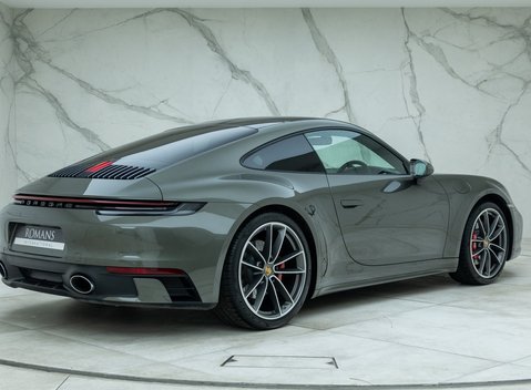 Porsche 911 Carrera 4S (992) 3