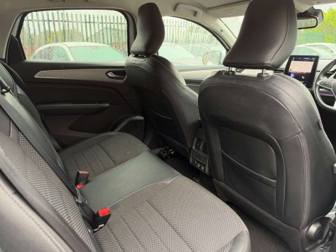 Renault Arkana 1.6 E-TECH techno SUV 5dr Petrol Hybrid Auto 2WD Euro 6 (s/s) (145 ps) 35