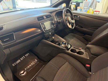 Nissan LEAF 40kWh Acenta Auto 5dr 9