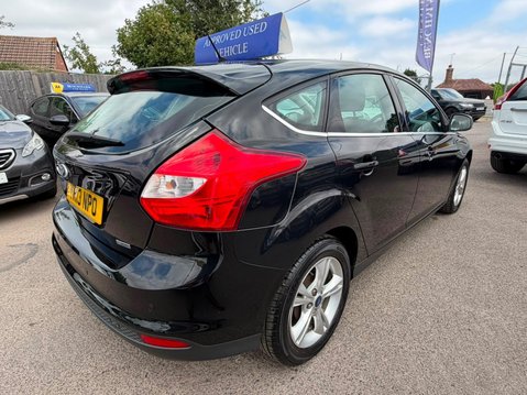 Ford Focus 1.0T EcoBoost Zetec Euro 5 (s/s) 5dr 5