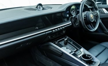 Porsche 911 Turbo S (992) 15