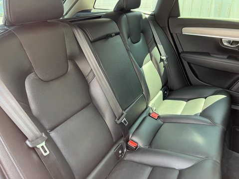 Volvo V90 2.0 B4 MHEV Core Estate 5dr Petrol Hybrid Auto Euro 6 (s/s) (197 ps) 17