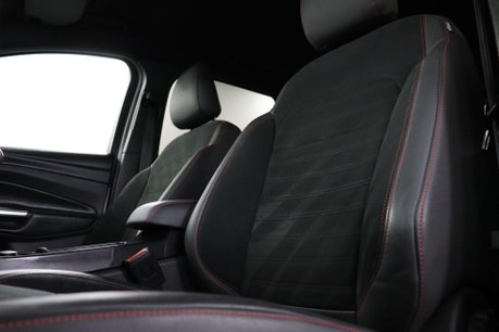 Ford Kuga ST-LINE 36