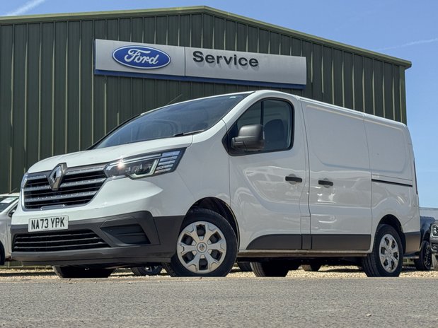 Renault Trafic AUTO SWB L1H1 Low Roof Business SL29 Air Con Sensors EURO 6 1