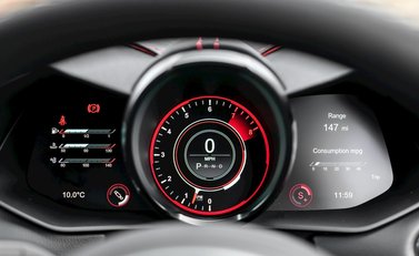 Aston Martin DBS Superleggera 21