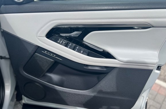 Land Rover Range Rover Evoque FIRST EDITION MHEV AUTO PAN ROOF 22