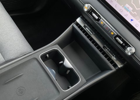 MG MG4 EV URBAN PREMIUM LONG RANGE 18