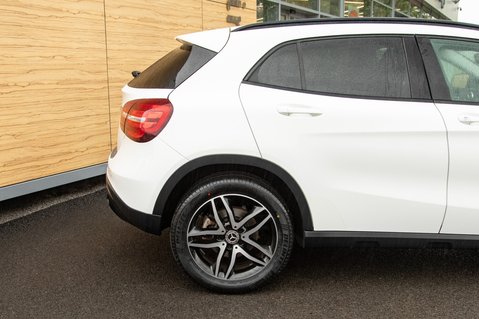 Mercedes-Benz GLA Class GLA 180 URBAN EDITION 7