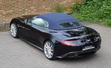Aston Martin Vanquish Volante 17