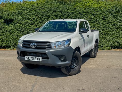 Toyota Hilux Active | 2.4 LT | Extended Cab | Tow Bar | Air Con | EURO 6