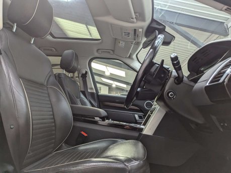 Land Rover Discovery 3.0 Discovery HSE TD6 Auto 4WD 5dr 52