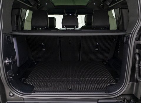 Land Rover Defender 110 V8 26