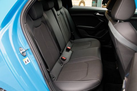 Audi A1 SPORTBACK TFSI S LINE 32