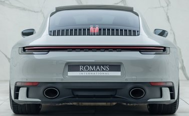 Porsche 911 Carrera 4S (992) 5