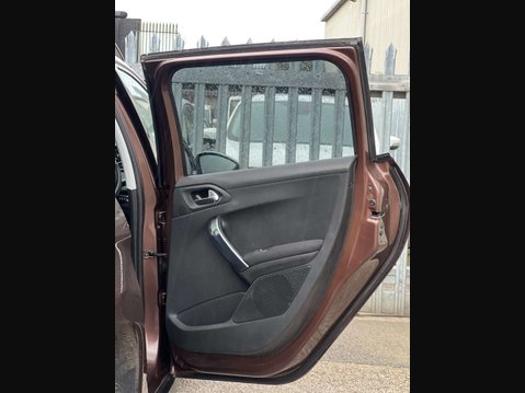 Peugeot 2008 1.6 2008 Allure e-HDi 5dr 43