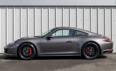 Porsche 911 Carrera GTS (991.2) 2
