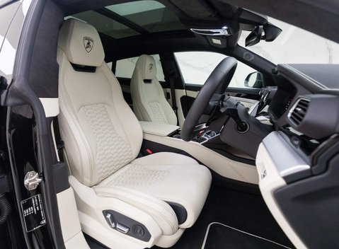 Lamborghini Urus V8 6