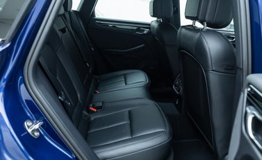 Porsche Macan GTS 17