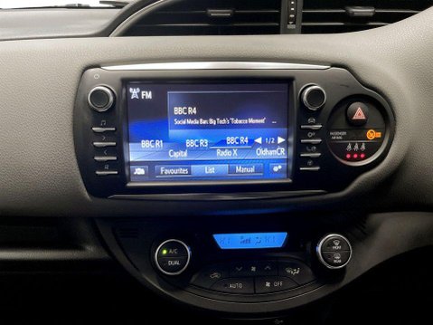 Toyota Yaris 1.5 VVT-h Icon Hatchback 5dr Petrol Hybrid E-CVT Euro 6 (s/s) (100 ps) Air 18