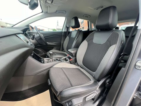 Vauxhall Grandland X 1.5 Grandland X Sport Nav TD S/S 5dr - *NATIONAL DELIVERY* 32