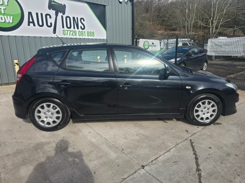 Hyundai i30 COMFORT CRDI 4