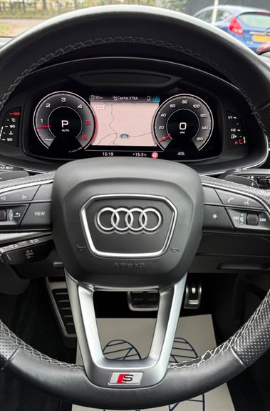 Audi Q7 TDI QUATTRO S LINE MHEV - ONE LADY OWNER  