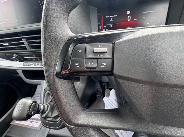 Vauxhall Vivaro LWB L2H1 Low Roof Prime Aircon Cruise Sensors Nav EURO 6 17