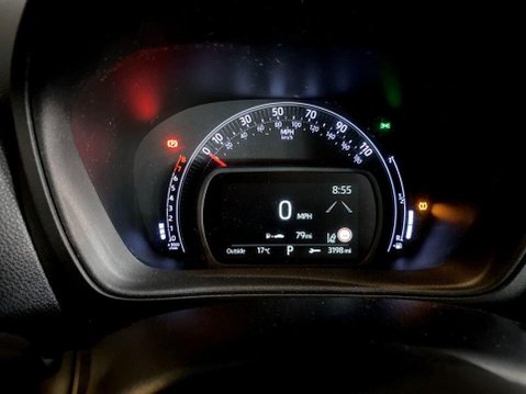 Toyota Aygo X 1.0 VVT-i Edge Hatchback 5dr Petrol x-shift Euro 6 (s/s) (72 ps) Air Con - 13