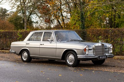 Mercedes-Benz S 280 SE 3.5 Saloon 2