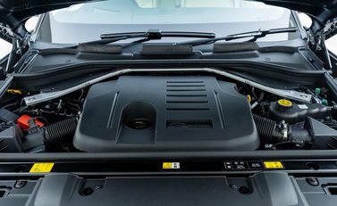 Land Rover Range Rover P460e Autobiography LWB 36