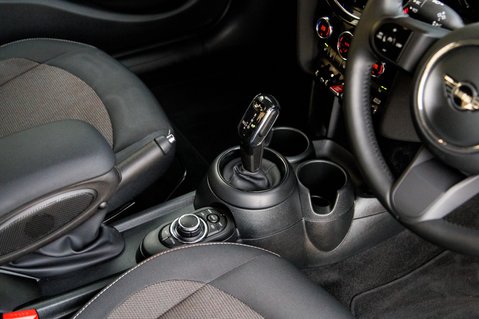Mini Hatch COOPER CLASSIC 27