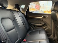 MG ZS EXCLUSIVE 9