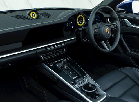 Porsche 911 (992) Turbo S Cabriolet 17