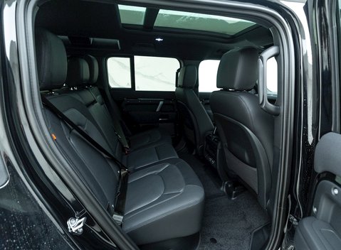 Land Rover Defender 110 X-Dynamic S D300 MHEV 12