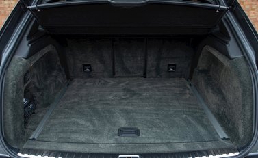 Bentley Bentayga V8 29