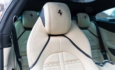 Ferrari GTC4 Lusso 13