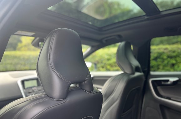 Volvo XC60 2.0 D4 R-DESIGN LUX NAV AUTO PAN ROOF 29