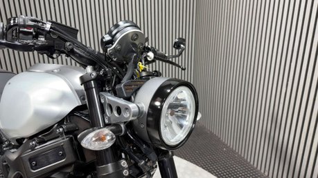 Yamaha XSR900 HERITAGE MT09 2016 ONLY 19K STUNNING MODERN RETRO 900CC 19