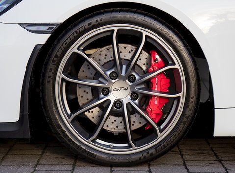 Porsche Cayman GT4 9