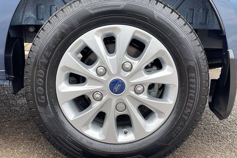 Ford Transit Custom 300 L2 170 ps Limited Panel Van - Power Invertor 30