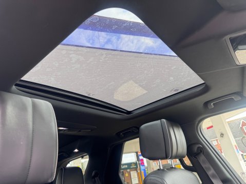 Land Rover Discovery SDV6 HSE LUXURY 27