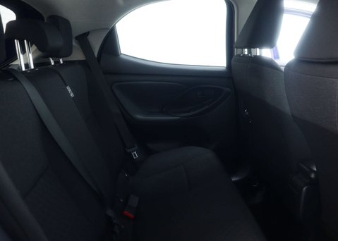 Toyota Yaris 1.5 Yaris Design HEV CVT 5dr 48